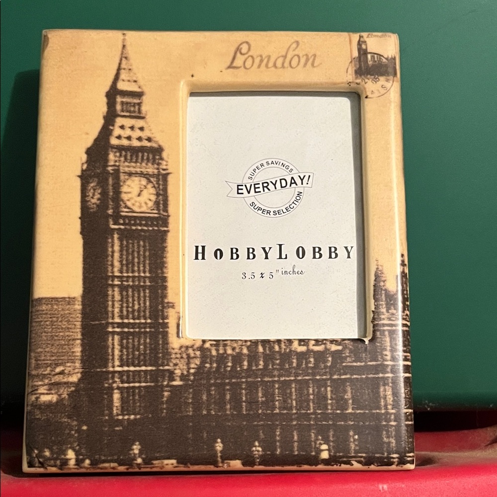 Hobby Lobby London Beige Photo Frame